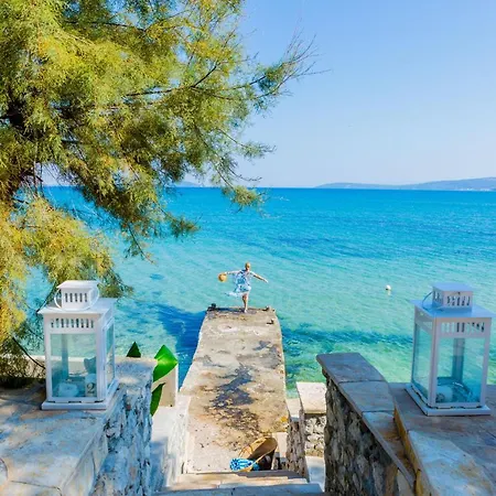 Nyaraló *** Step 2 Sea *** - Beautiful On The Beach ! Kaštel Štafilić
