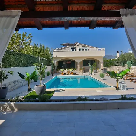 *** Step 2 Sea *** - Beautiful On The Beach ! Holiday home Kastel Stafilic